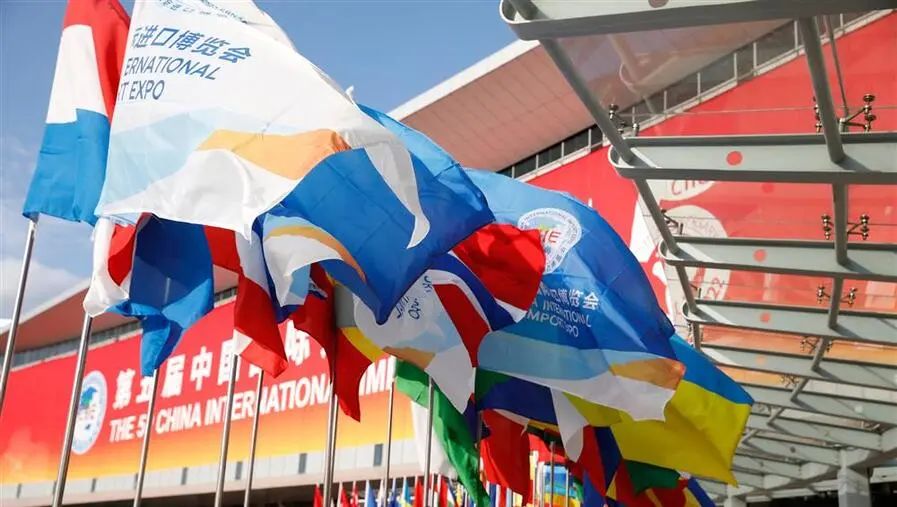 加速上市！進博會上，醫(yī)藥巨頭公布新冠藥物最新進展